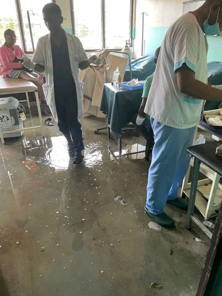 L'état des hôpitaux sur place. Le CHU de Morafeno et le CHU d'Analankinana.